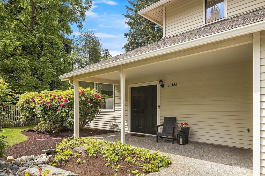 Photo of 16135 NE 113th Court, Redmond, WA 98052 (MLS # 2071978)