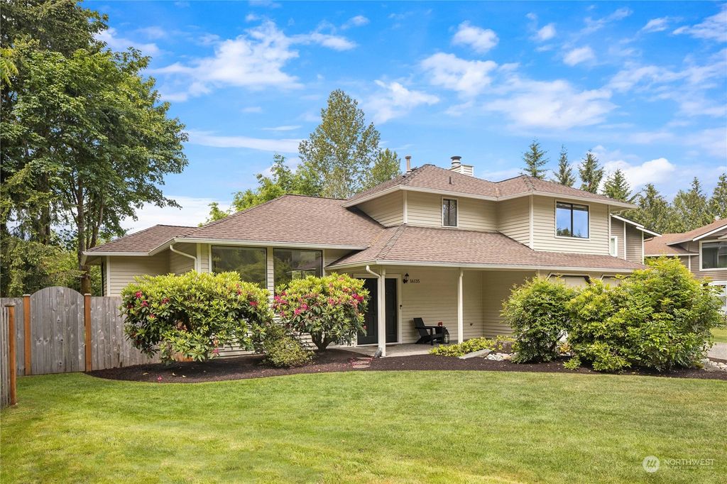 Photo of 16135 NE 113th Court, Redmond, WA 98052 (MLS # 2071978)
