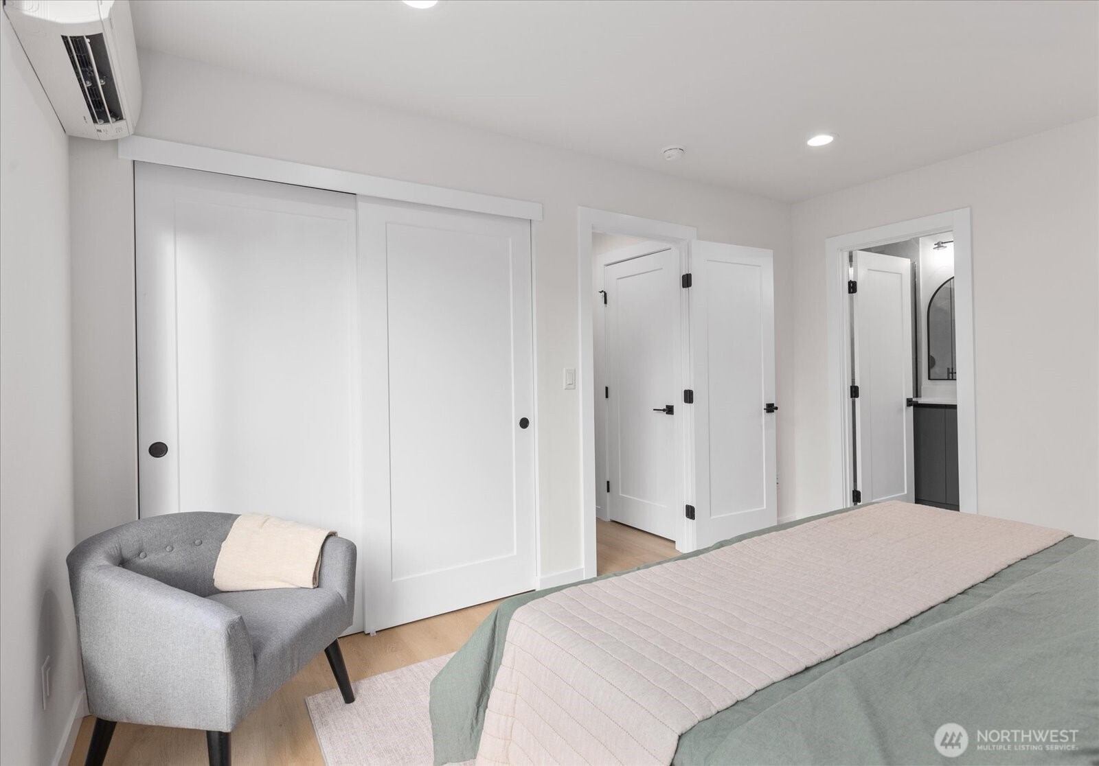 3118 Queen Anne Avenue N