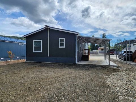 A home in Hoquiam