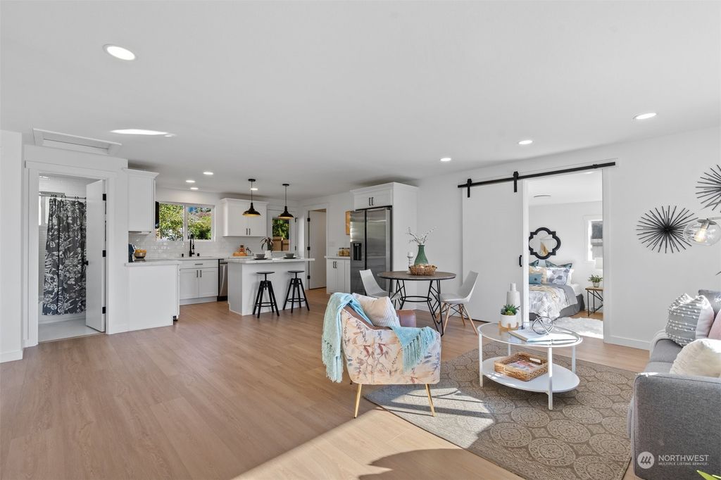 Photo of 9842 22nd Avenue SW, Seattle, WA 98106 (MLS # 2291946)