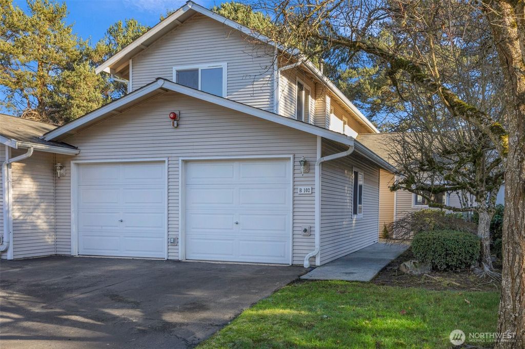 Photo of 217 112th Street SW #B102, Everett, WA 98204 (MLS # 2471390)