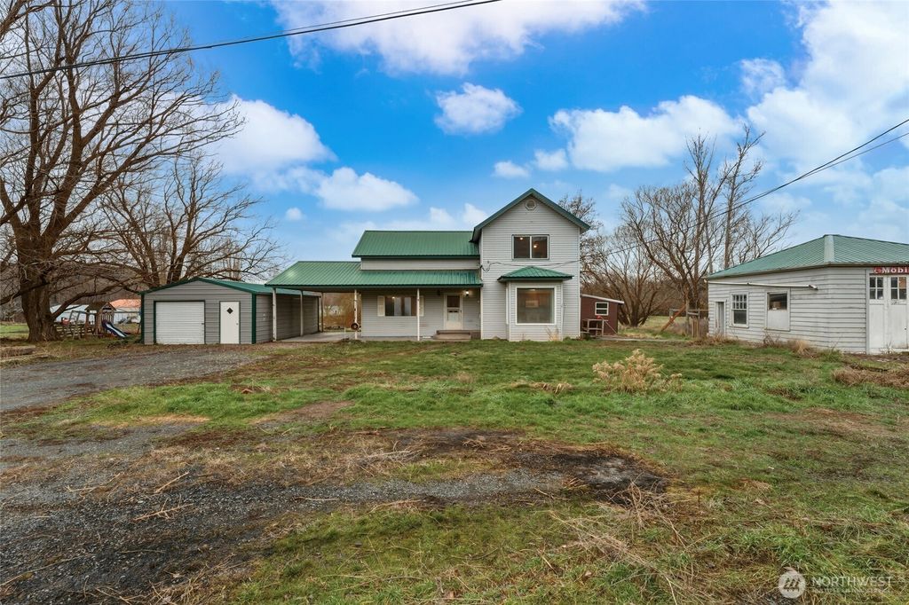 Photo of 244 E Camp Road, Waitsburg, WA 99361 (MLS # 2469611)