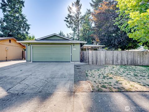 Photo of 1208 SE Briarwood Drive, Vancouver, WA 98683 (MLS # 2408786)