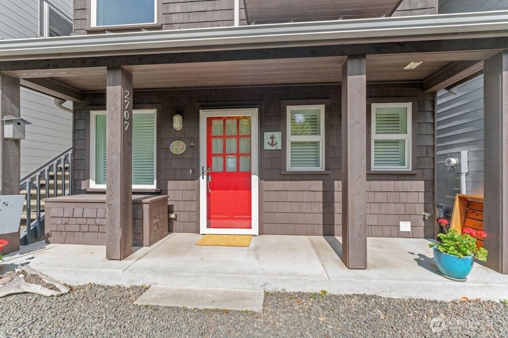Photo of 2707 Day Island Blvd BLVD W, University Place, WA 98466 (MLS # 2536994)