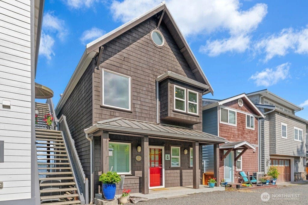 Photo of 2707 Day Island Blvd BLVD W, University Place, WA 98466 (MLS # 2536994)