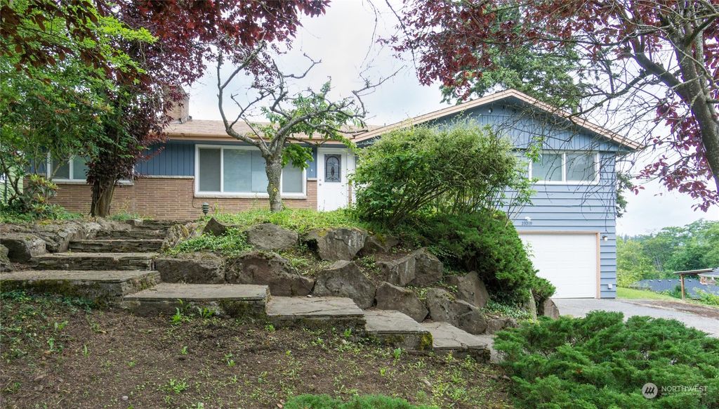 Photo of 23219 28th Avenue S, Des Moines, WA 98198 (MLS # 2281477)