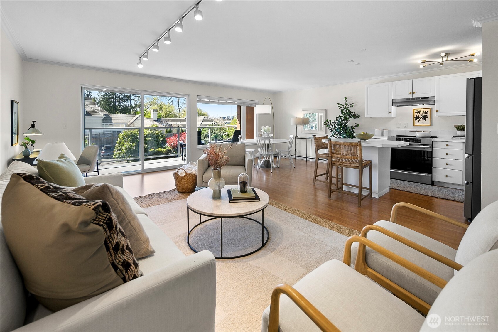 2501 Canterbury Lane E 221