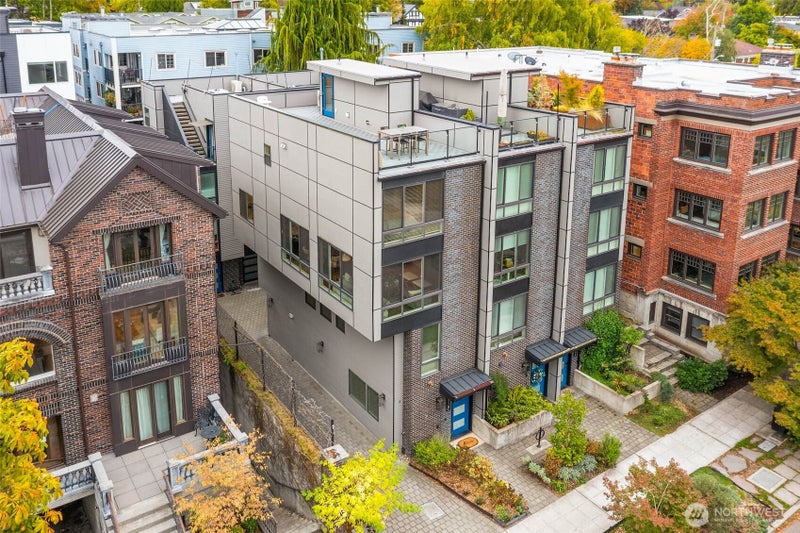 1116 Broadway E C