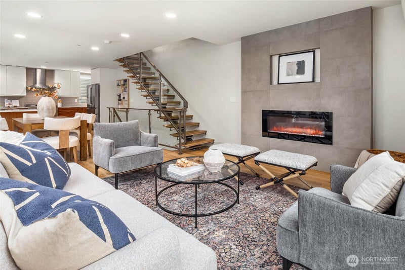 1116 Broadway E C