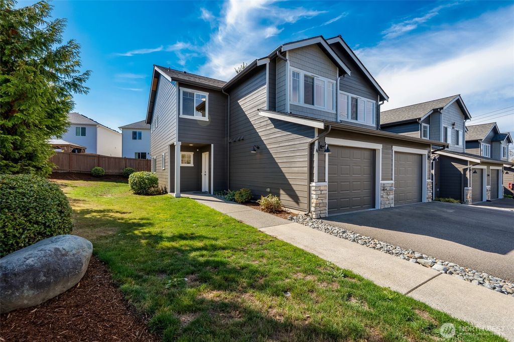Photo of 3910 132nd Street SW #A, Lynnwood, WA 98087 (MLS # 2520658)
