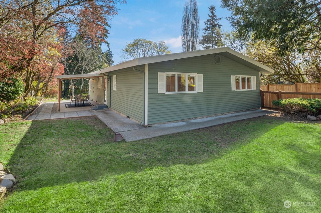Photo of 1313 N 28th Street, Renton, WA 98056 (MLS # 2218227)