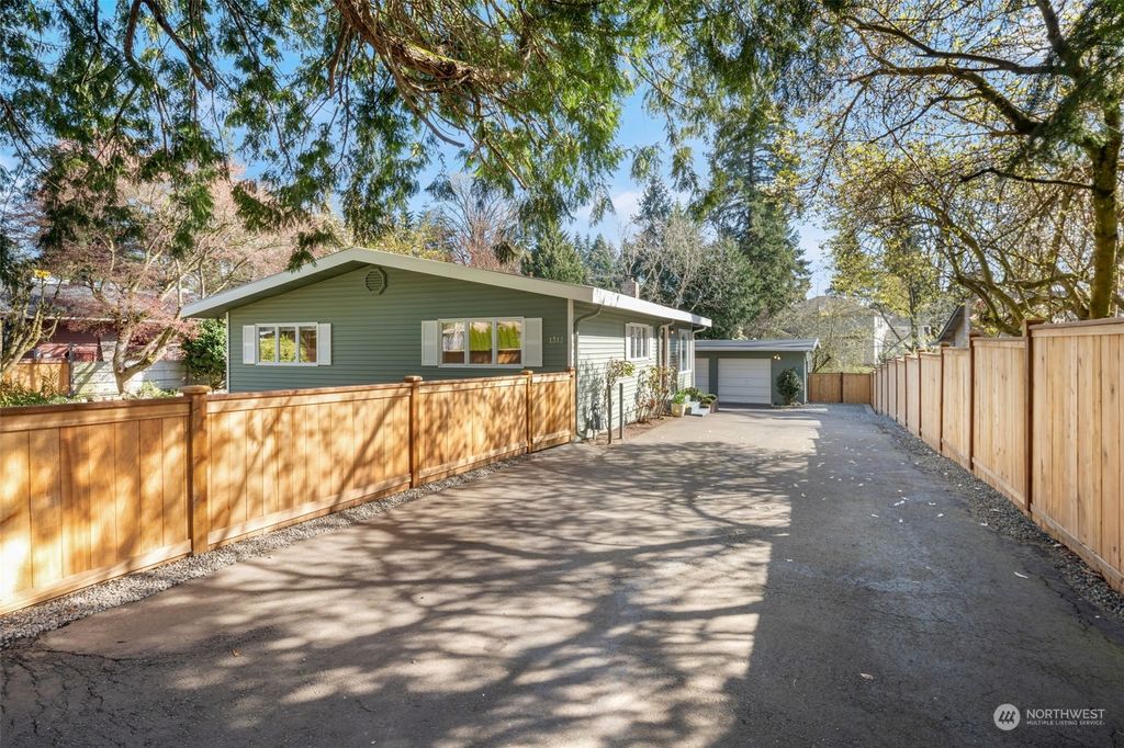 Photo of 1313 N 28th Street, Renton, WA 98056 (MLS # 2218227)