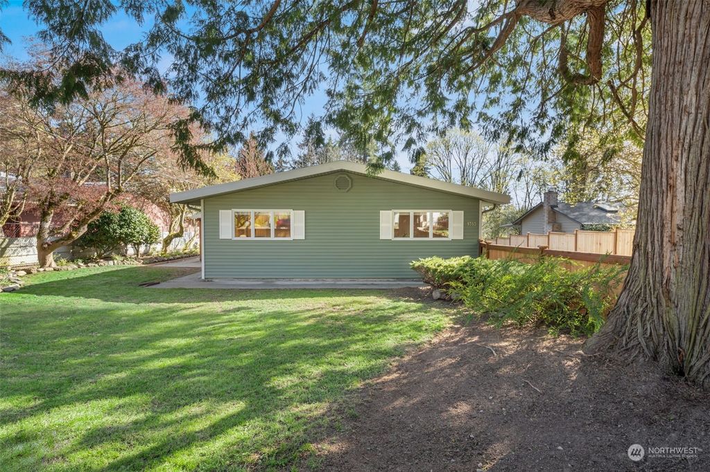 Photo of 1313 N 28th Street, Renton, WA 98056 (MLS # 2218227)