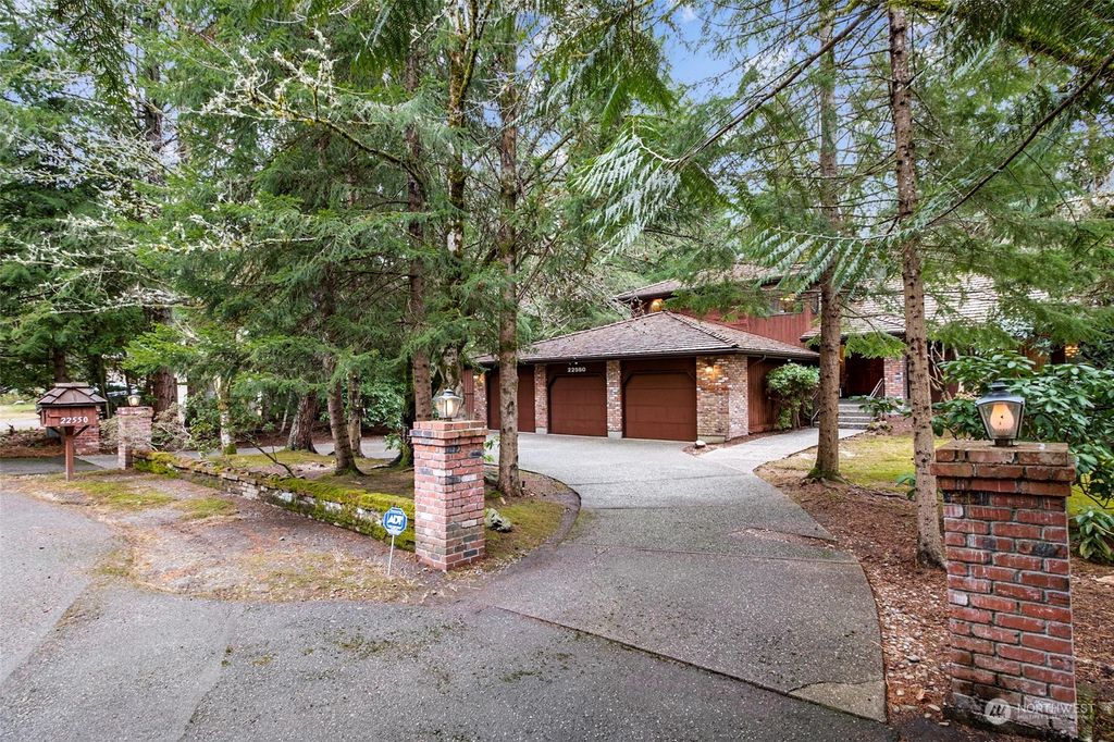 Photo of 22550 241st Avenue SE, Maple Valley, WA 98038 (MLS # 2022685)