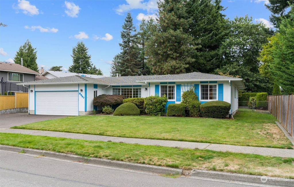 Photo of 2207 Anacortes Avenue NE, Renton, WA 98059 (MLS # 2161549)