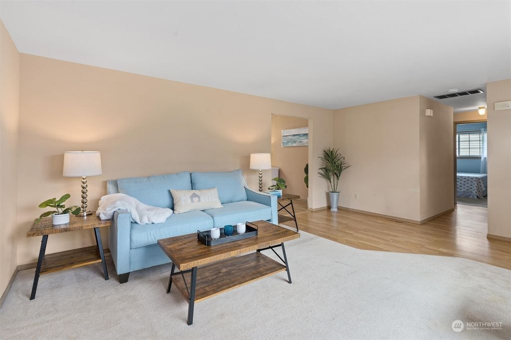 Photo of 2207 Anacortes Avenue NE, Renton, WA 98059 (MLS # 2161549)