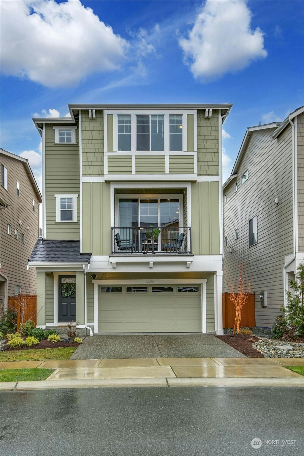 Photo of 13316 23rd Drive SE, Mill Creek, WA 98012 (MLS # 2203887)