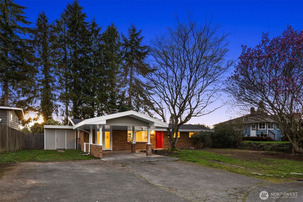 Photo of 16545 5th Avenue S, Burien, WA 98148 (MLS # 2348608)