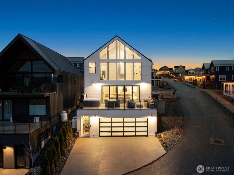 1302 Dragonfly Court