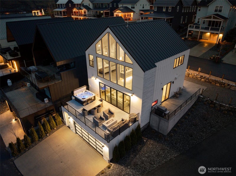 1302 Dragonfly Court