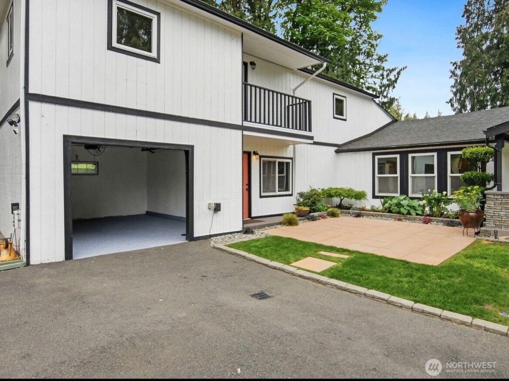 Photo of 18824 SE 164th St ST, Renton, WA 98058 (MLS # 2497462)