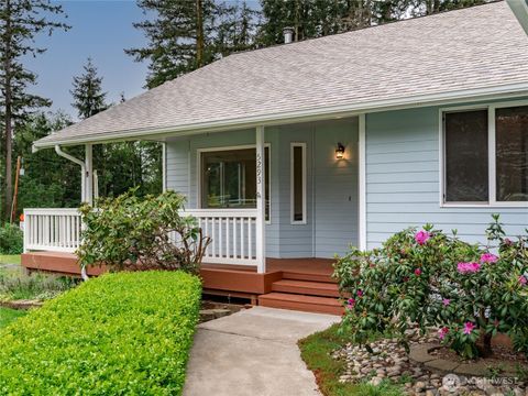 Photo of 5293 Bounty Loop, Freeland, WA 98249 (MLS # 2521206)