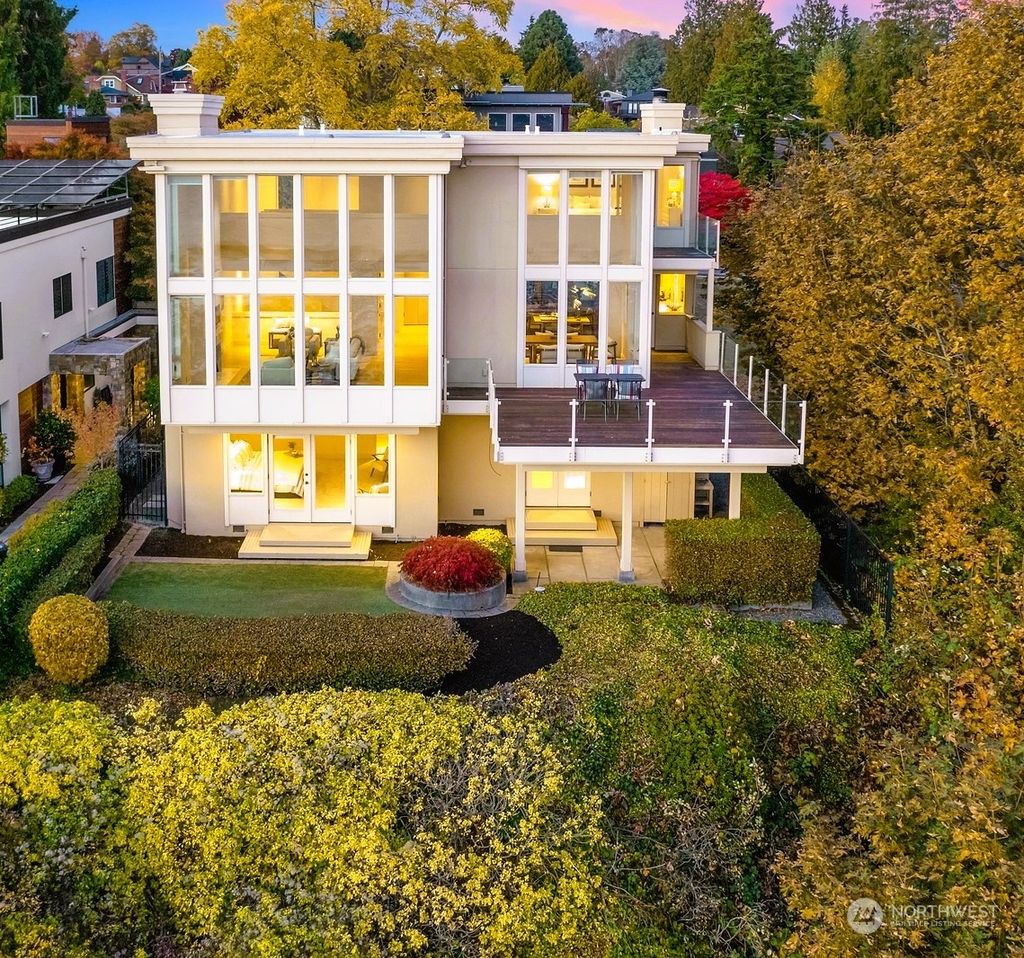 Photo of 2617 W Galer Street, Seattle, WA 98199 (MLS # 2014869)