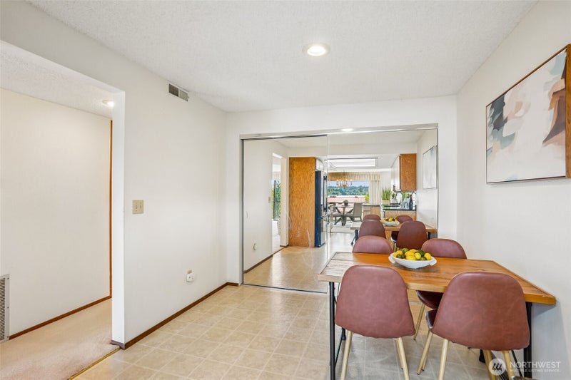 908 East Bay Drive NE E-104