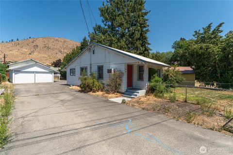 Photo of 203 E parkhill Street, Cashmere, WA 98815 (MLS # 2405140)