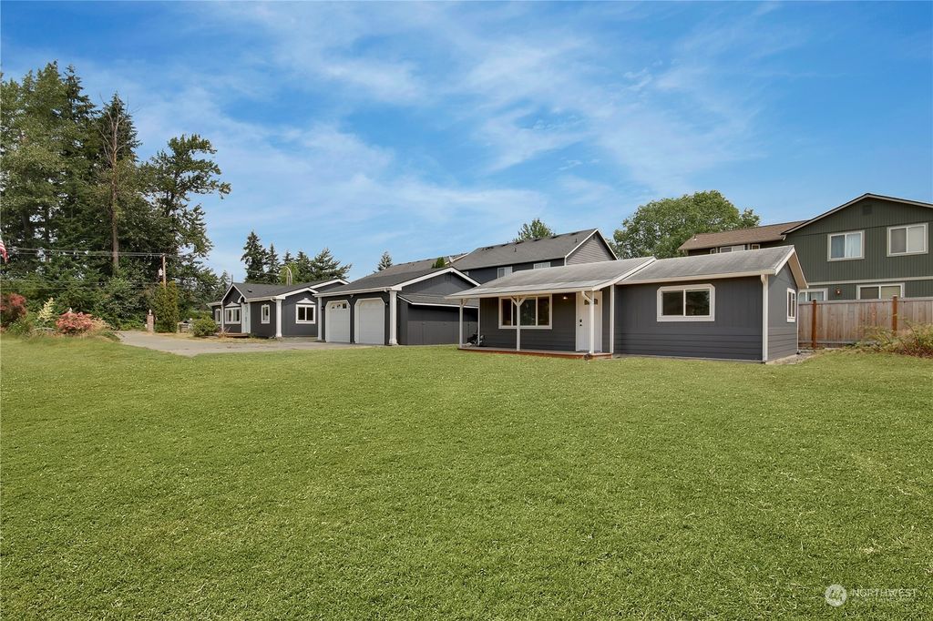 Photo of 3701 NE 21st St, Renton, WA 98056 (MLS # 2267313)
