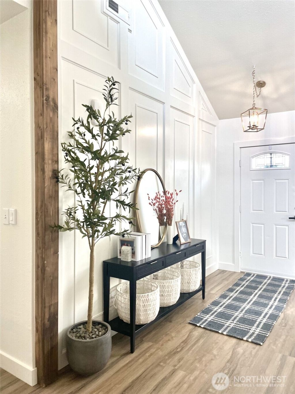 Photo of 6694 Mae Valley Rd NE Rd, Moses Lake, WA 98837 (MLS # 2451906)