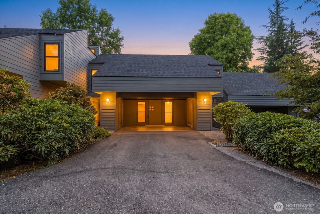 Photo of 6439 139th Avenue NE #19, Redmond, WA 98052 (MLS # 2586433)