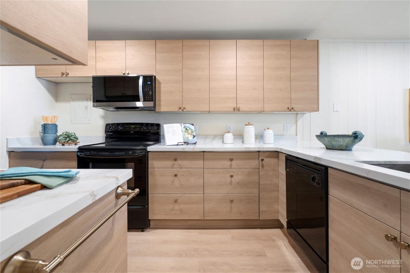 6439 139th Avenue NE 19