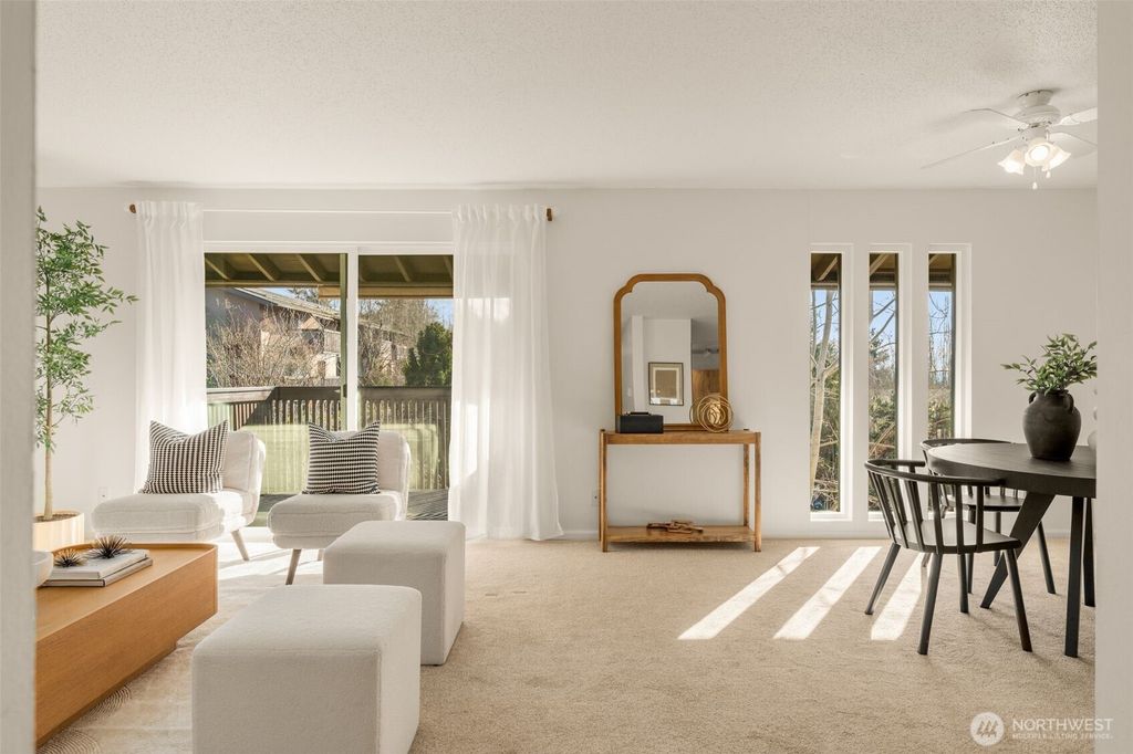 Photo of 1425 S Puget Drive #I5, Renton, WA 98055 (MLS # 2481141)