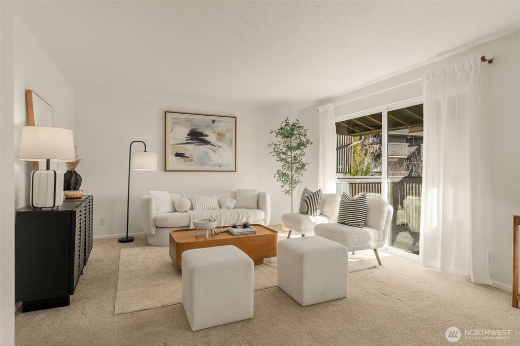 Photo of 1425 S Puget Drive #I5, Renton, WA 98055 (MLS # 2481141)