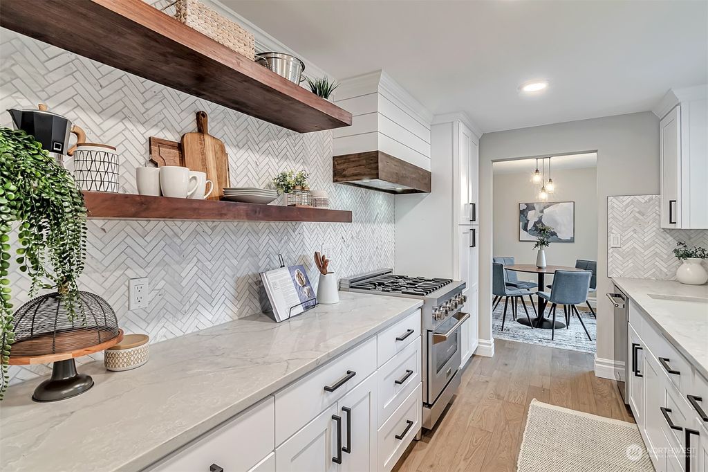 Photo of 15614 62nd Place NE, Kenmore, WA 98028 (MLS # 2020461)