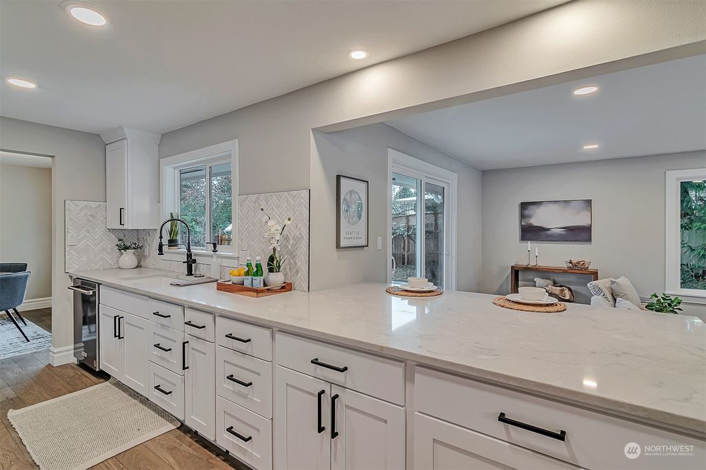 Photo of 15614 62nd Place NE, Kenmore, WA 98028 (MLS # 2020461)