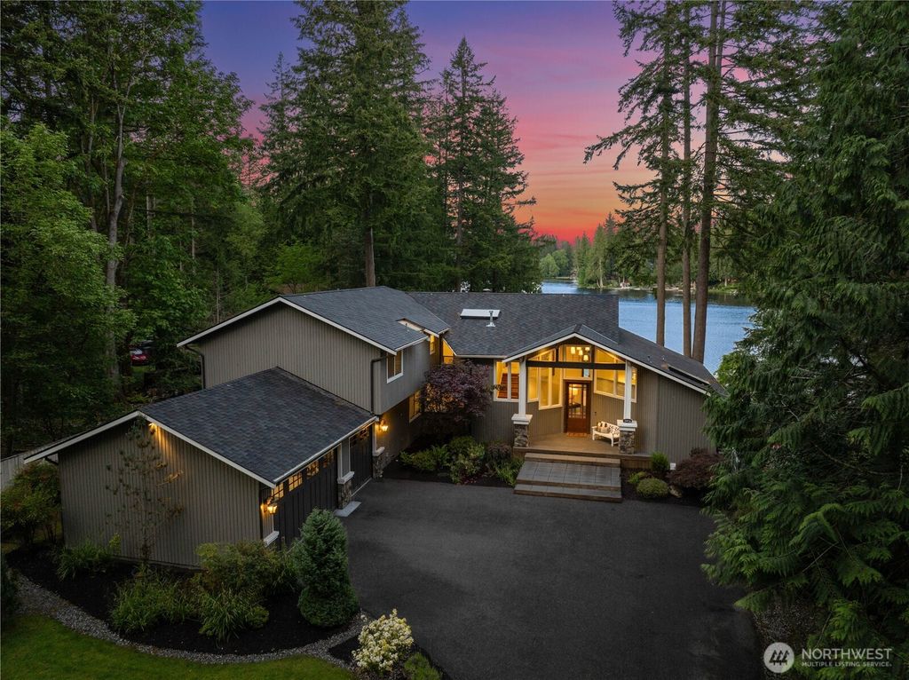 Photo of 1916 W Beaver Lake Drive SE, Sammamish, WA 98075 (MLS # 2379067)