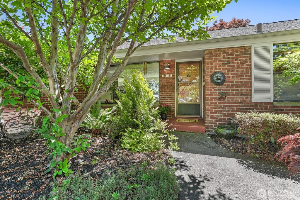 Photo of 1811 NW 95th Street, Seattle, WA 98117 (MLS # 2406965)