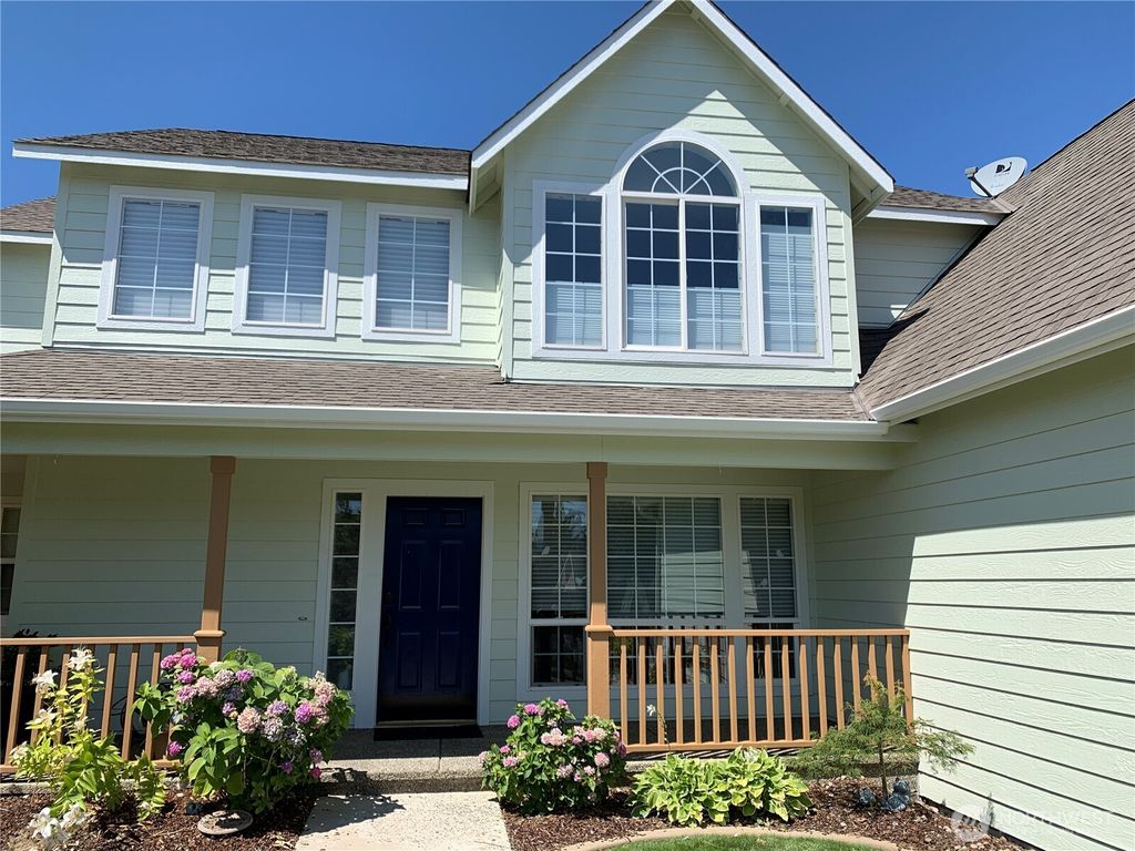 Photo of 1504 Fuller Street, Wenatchee, WA 98801 (MLS # 2481440)