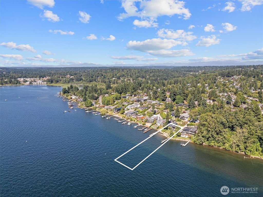 Photo of 1433 10th Street W, Kirkland, WA 98033 (MLS # 2407177)