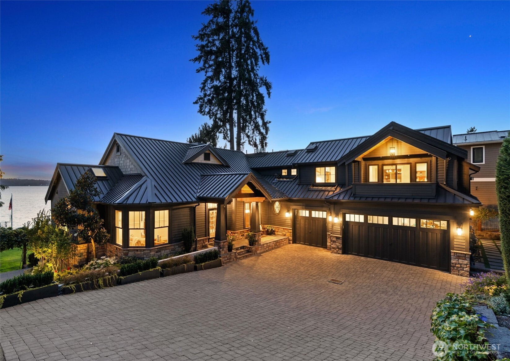 1433 10th Street W