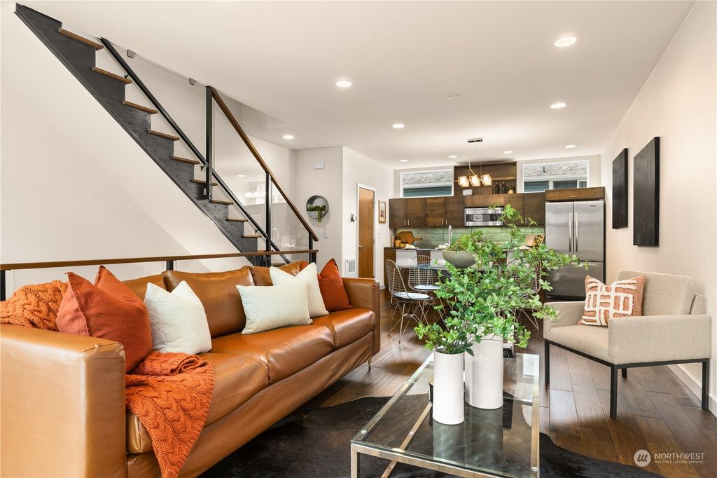 Photo of 3903 Greenwood Avenue N, Seattle, WA 98103 (MLS # 2130866)