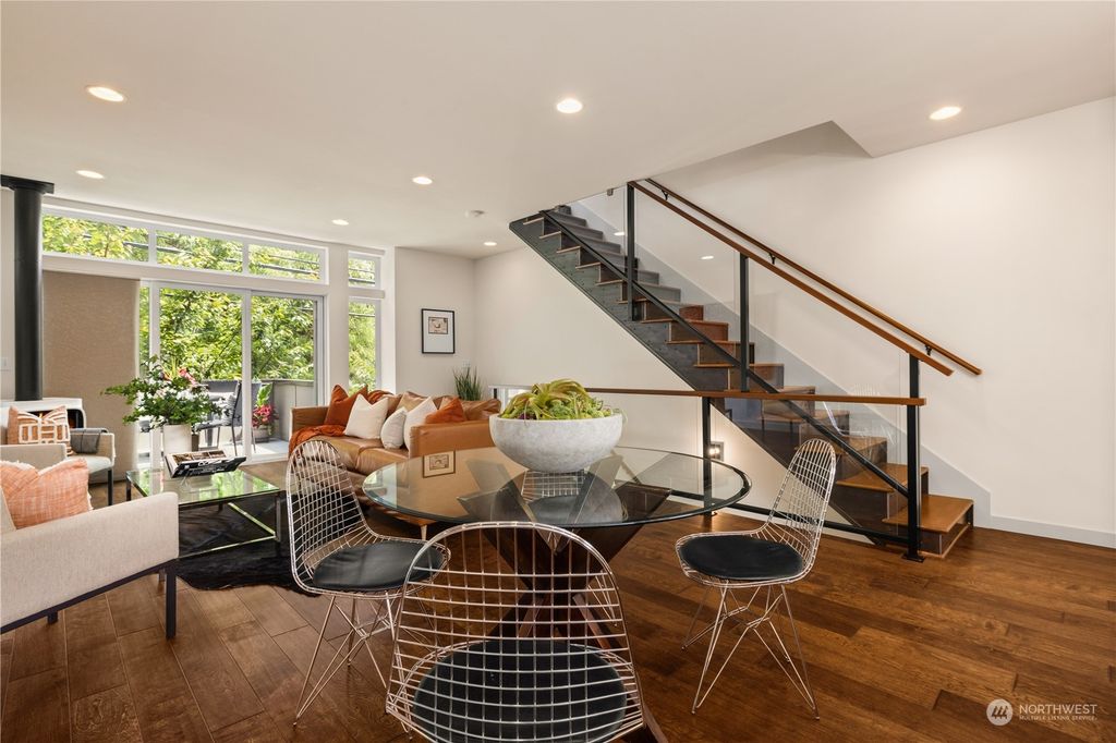 Photo of 3903 Greenwood Avenue N, Seattle, WA 98103 (MLS # 2130866)
