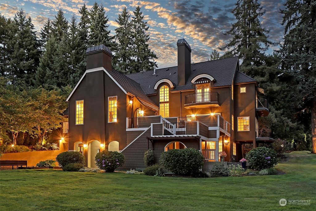 Photo of 2637 134th Avenue NE, Bellevue, WA 98005 (MLS # 2193618)