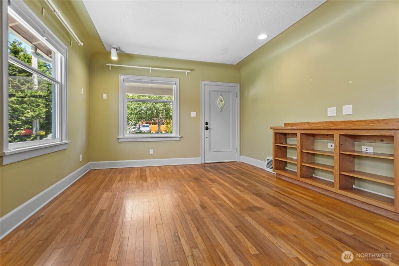 1912 Mill Avenue