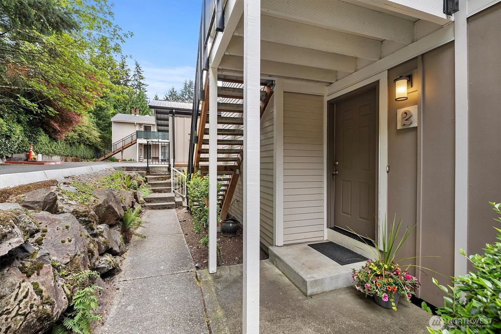 Photo of 12718 NE 120th Street #J-2, Kirkland, WA 98034 (MLS # 2399205)