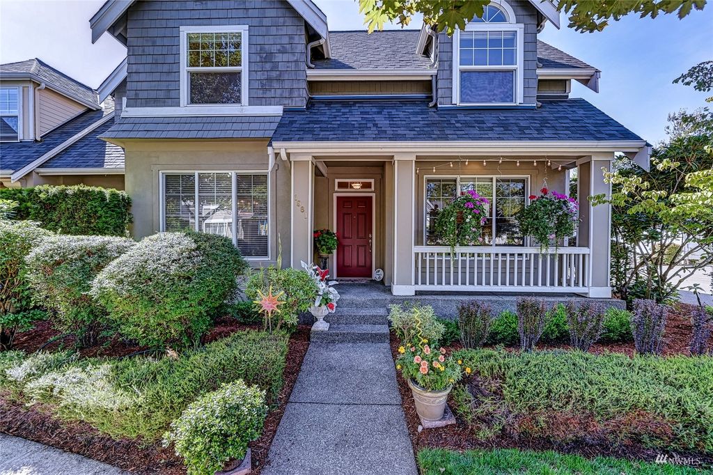 Photo of 1961 14th Court NE, Issaquah, WA 98029 (MLS # 1994533)