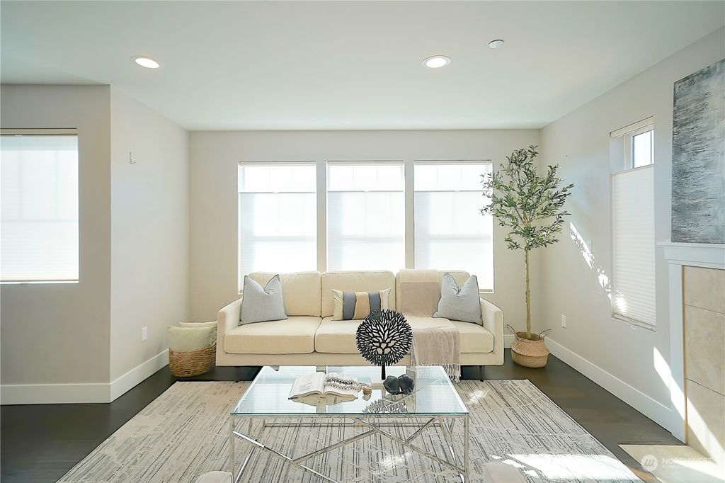 Photo of 14418 34th Lane S, Tukwila, WA 98168 (MLS # 2214690)